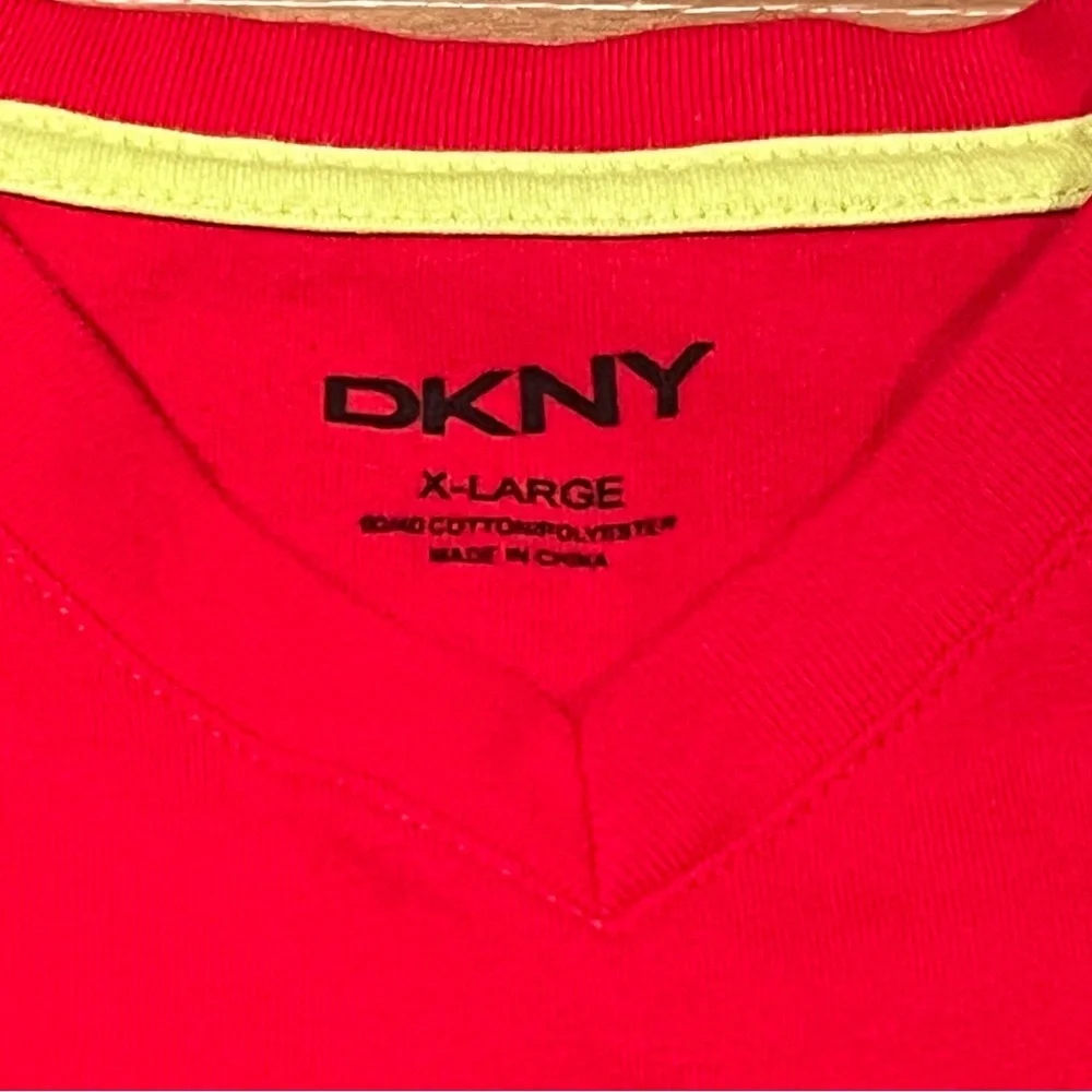 DKNY Boy Youth State of Mind Graphic Tee Red Size XL